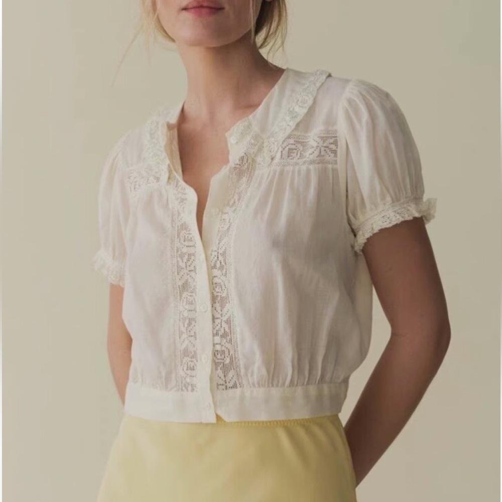 ISO: Doen Skylark Top in Off-White color